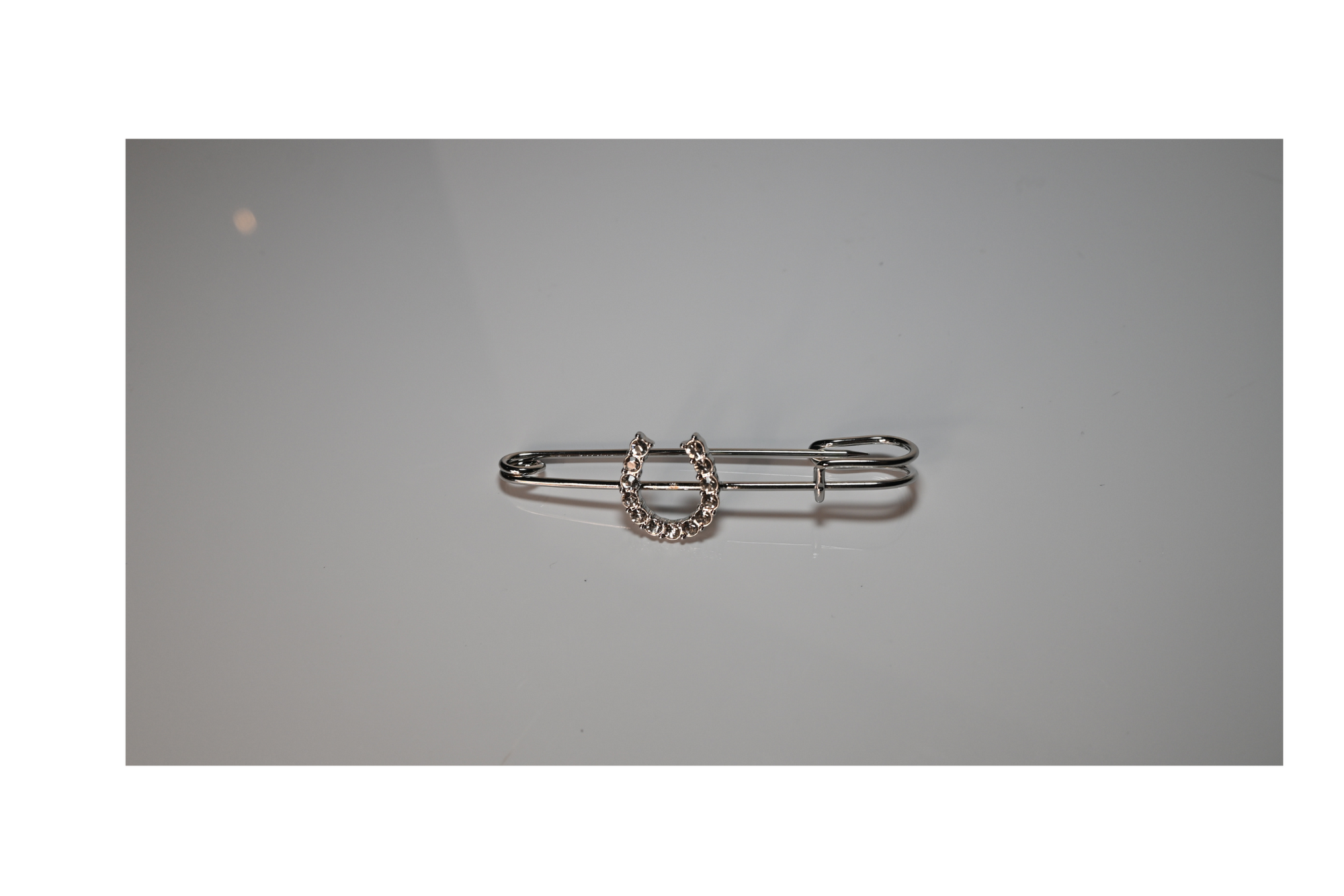 DBC Stock Pin - Silver Sparkly Horseshoe